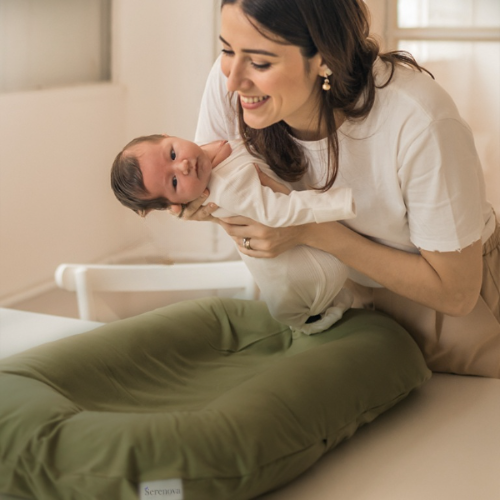 Baby Comfort+ | KakiGroen | Model and Baby